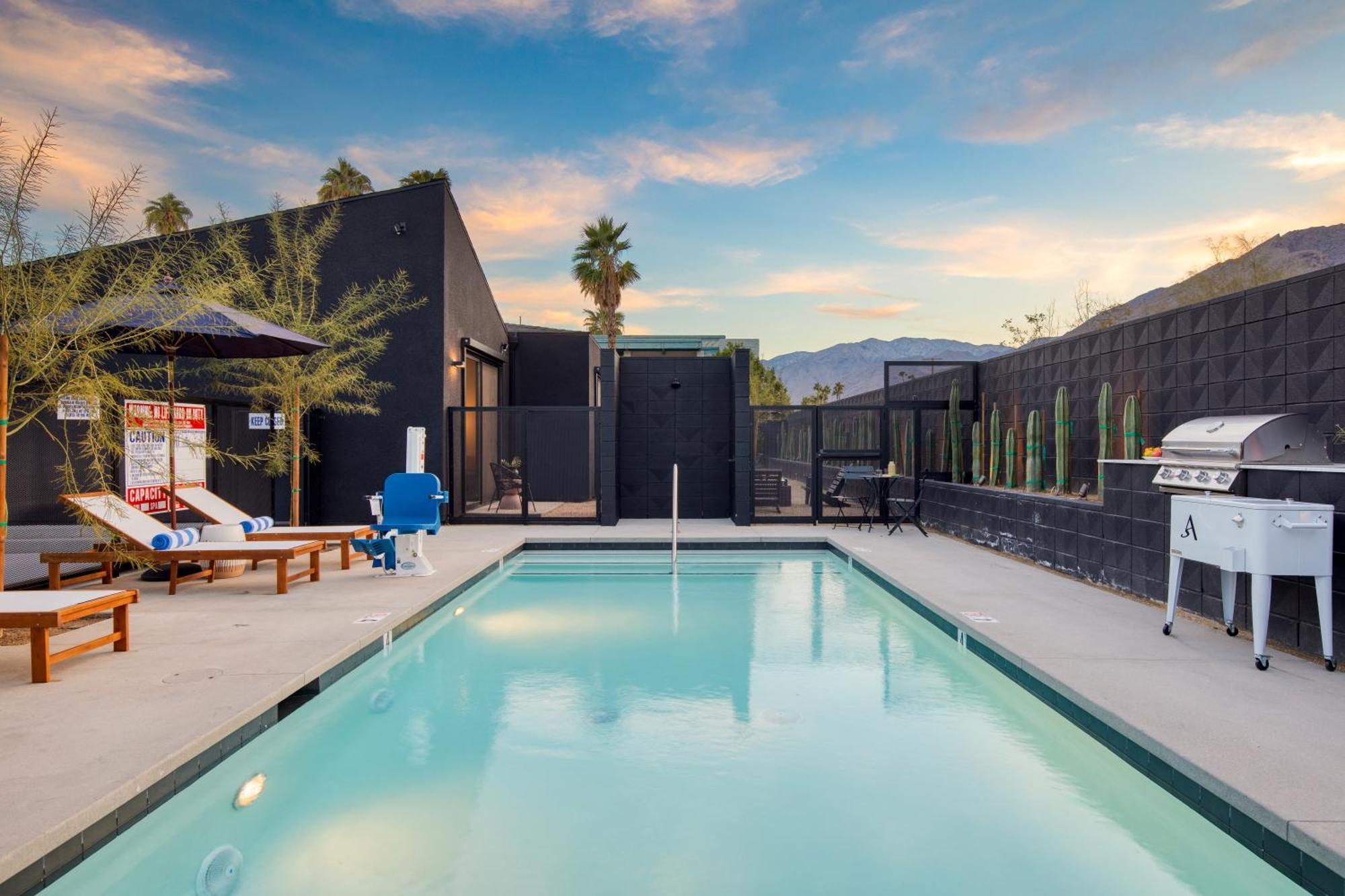 Blackhaus By Avantstay Ada Modern Rooms, Pool & Bbq 棕榈泉 外观 照片
