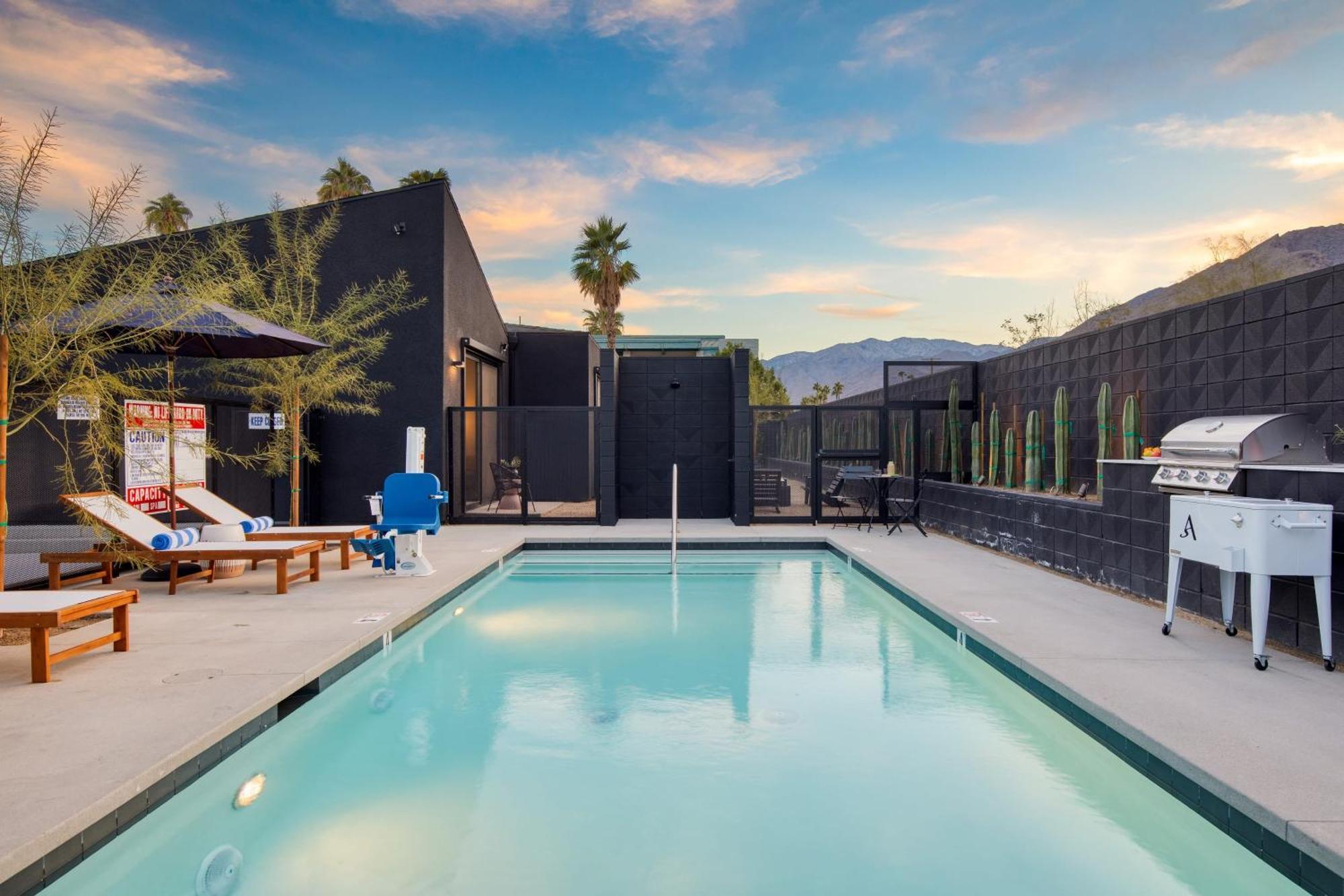 Blackhaus By Avantstay Ada Modern Rooms, Pool & Bbq 棕榈泉 外观 照片